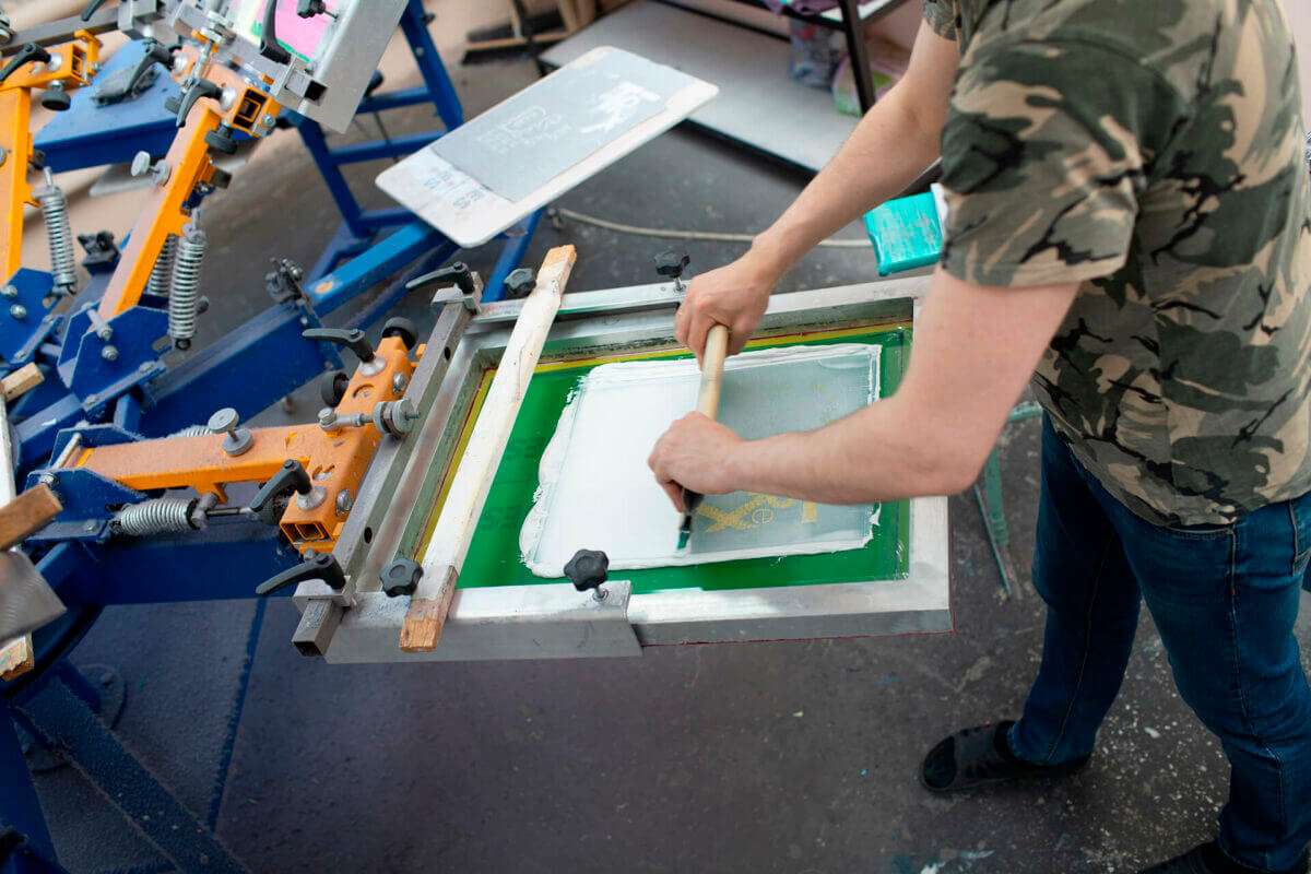 Stampa in serigrafia su magliette personalizzate Eshirt